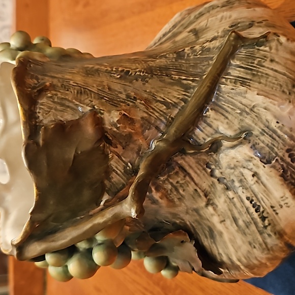 Amphora Porcelain Vase with Raised Grapes and Leaves Art Nouveau Turn of Century - Picture 14 of 16